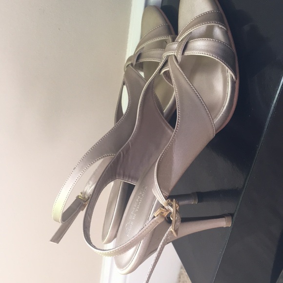 Sandals - Picture 3 of 4